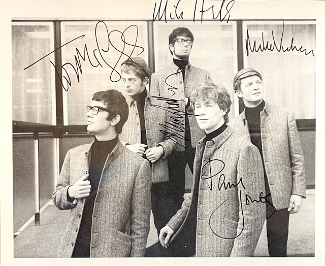 Autographed photograph of the pop group Manfred Mann